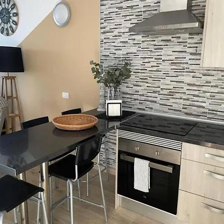 Stunning Lovely Flat With Pool And Wi-fi, 31 Holiday home