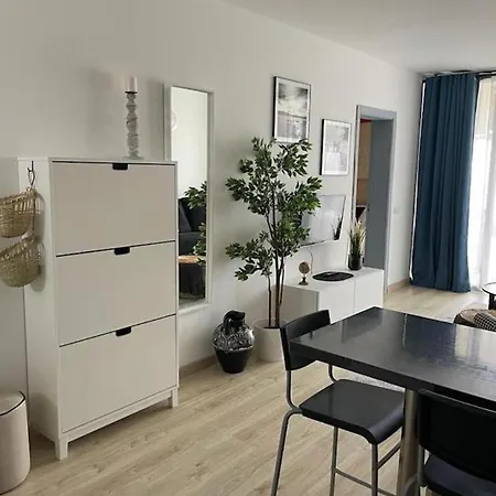 Stunning Lovely Flat With Pool And Wi-fi, 31